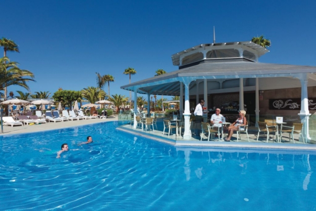 RIU Palace Tenerife - bar pri bazéne
