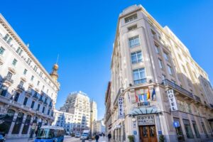 Quatro Puerta del Sol **** – double standard